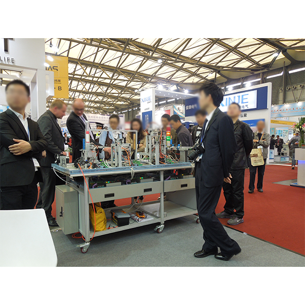 瞬间提升实验效果，PLC实验台助你轻松掌握控制技术(图1)